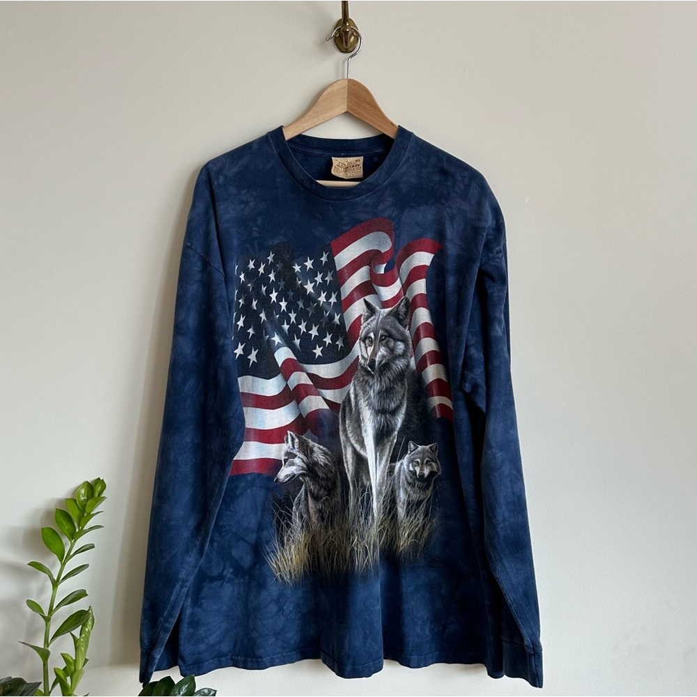 Vintage The Mountain wolf patriotic flag long sleeve nature shirt- XL